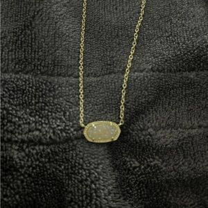 Kendra scott necklace